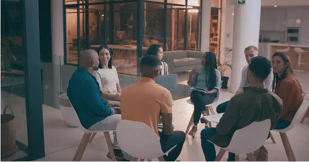 Réunion d’accompagnement pour la recherche d’entreprise dans le cadre d’une formation en alternance chez Evoya Academy